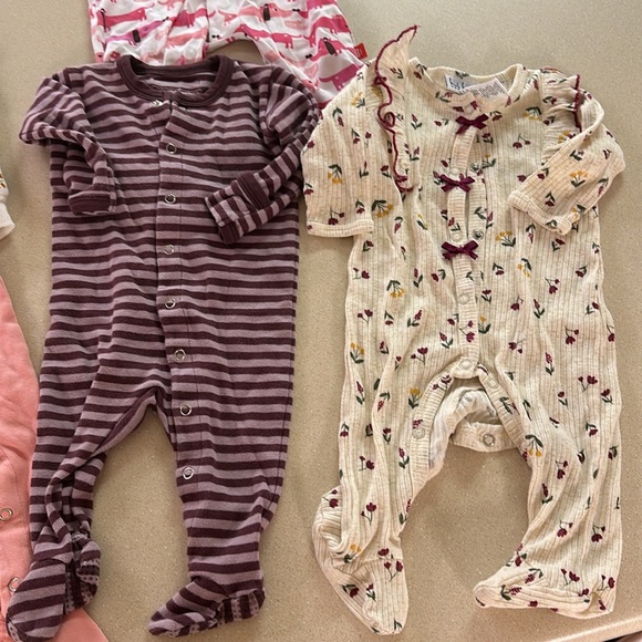 Lot of 5 3-6 mo baby l’oved baby magnetic me - Picture 3 of 5